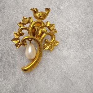 Vintage Gold Tone Bird Partridge Pear Tree Faux Pearl Dangle Lapel Scatter Pin